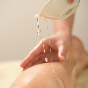 LYMPH OIL MASSAGE (Foot Bath and Hand Massage Included)
